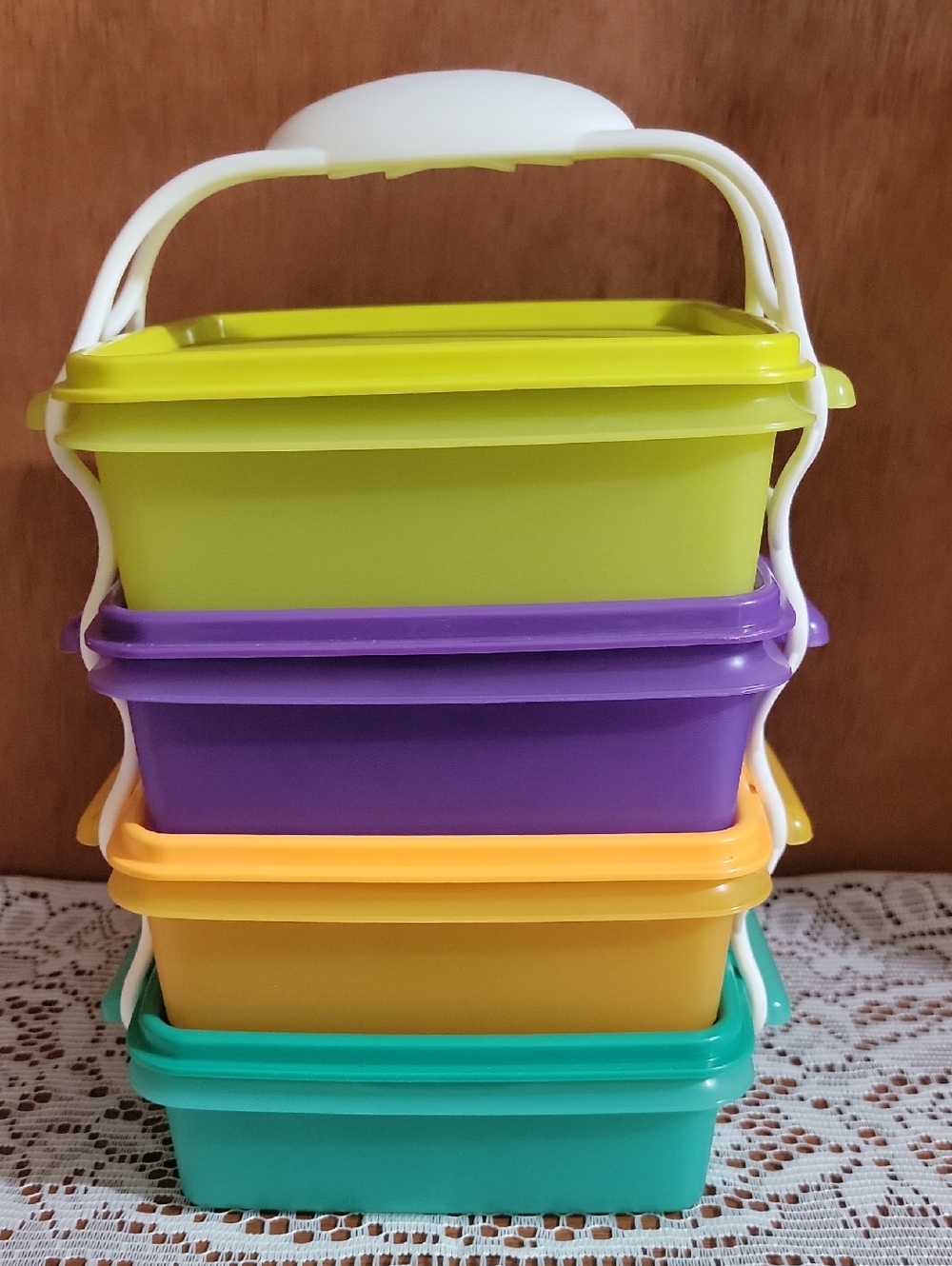Tupperware Square-A-Way Sandwich Keepers. Set Of 4 With Cariolier For Easy Carry